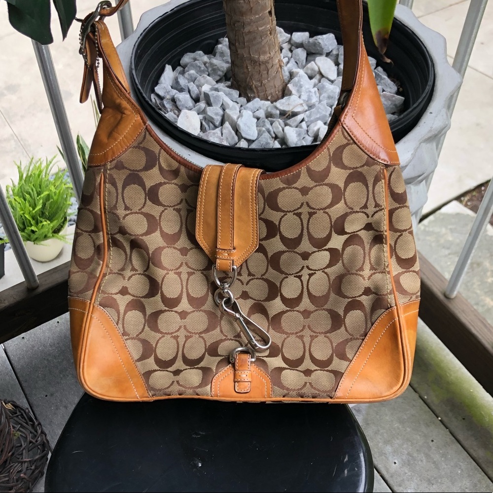 Coach purse - Picture 2 of 5
